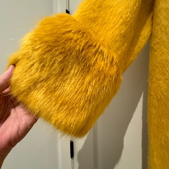 KATE SPADE gold/mustard faux fur coat with gold buttons - Picture 3 of 10